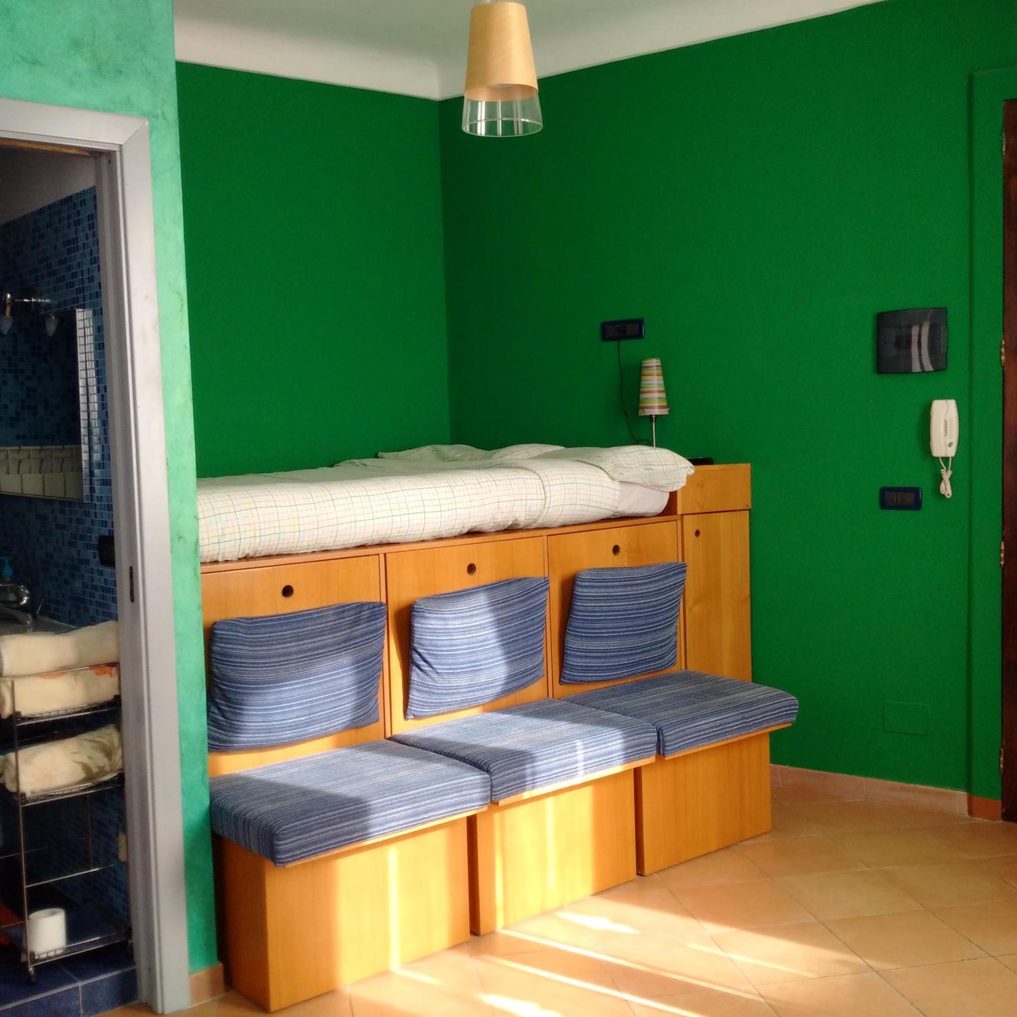 B&B L'Angolo Sulla Piazza Mirabella Imbaccari 外观 照片
